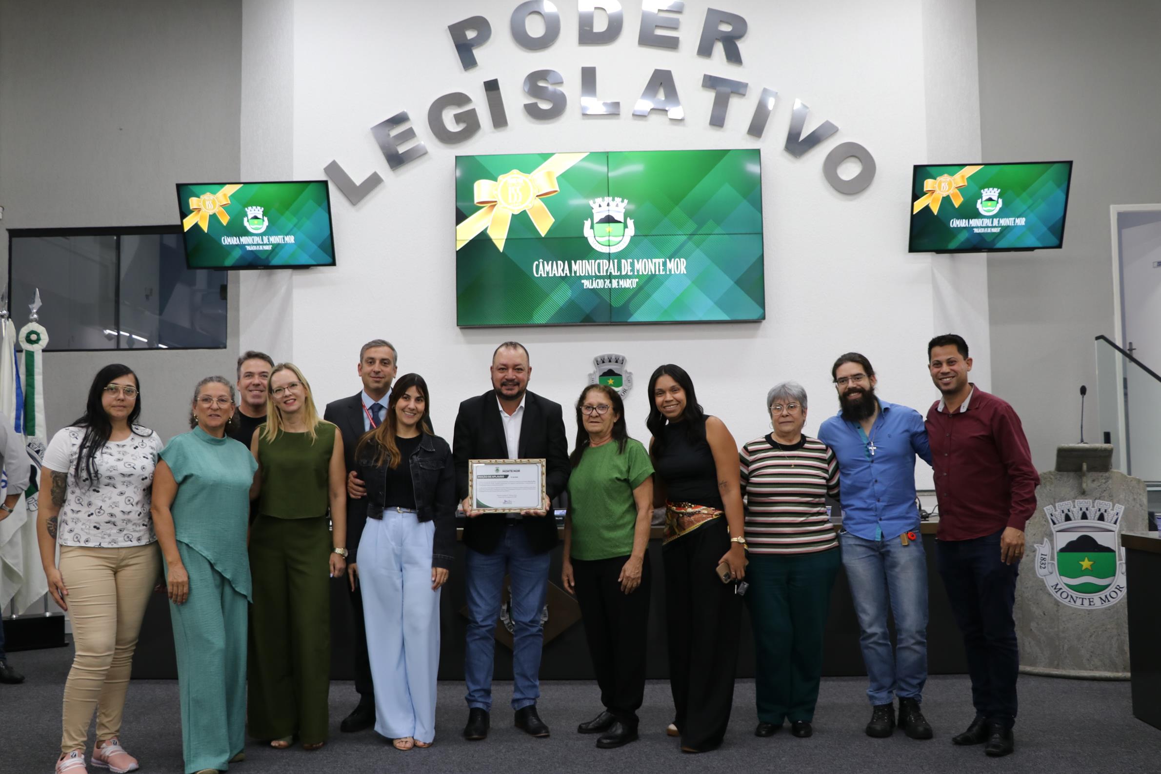 Beto Carvalho com corretores de imóveis, incluindo o vereador Edson Silva (PL)