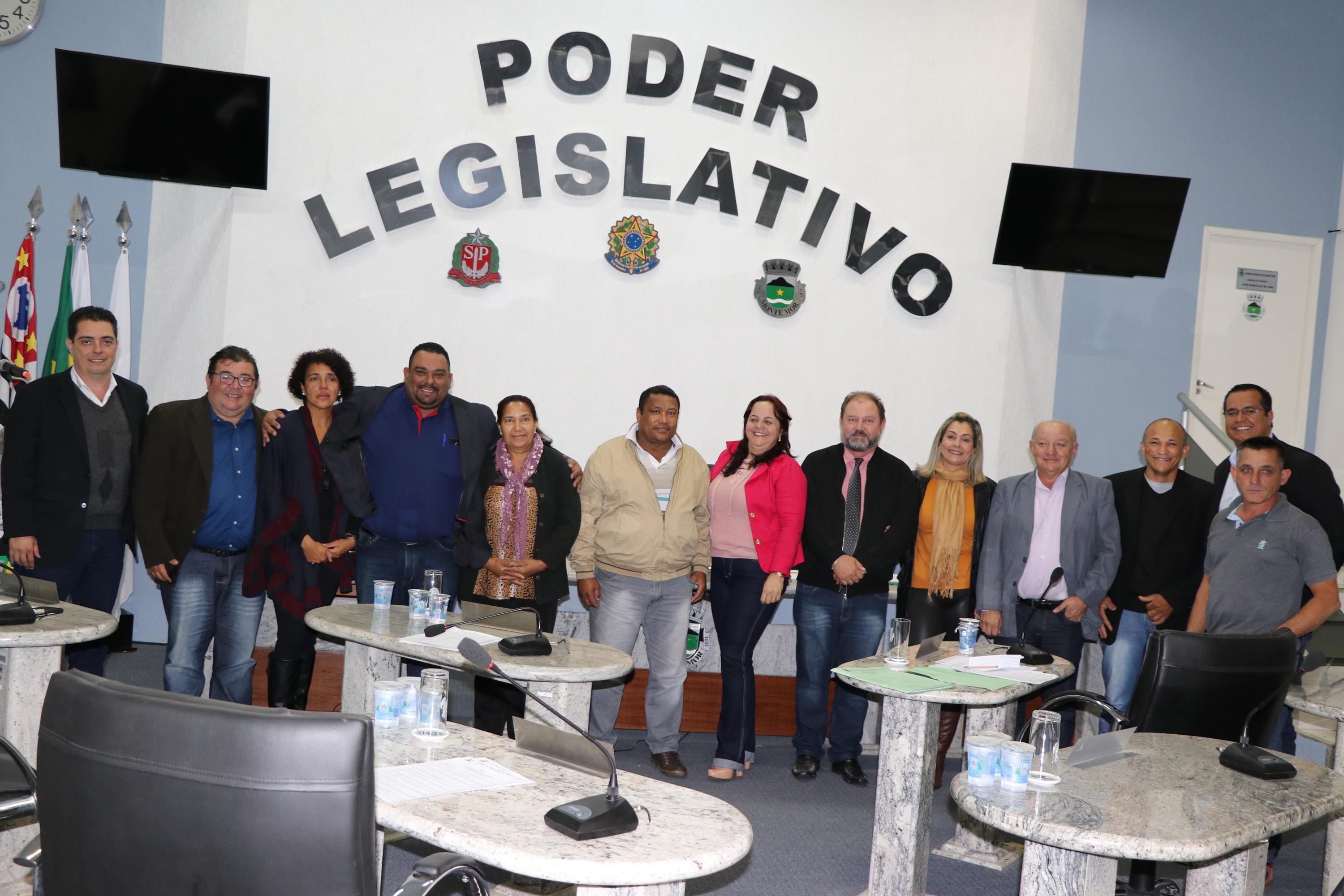 Durante sessão, vereadores aprovam projeto de lei que dá nome à rua do bairro Chácaras Planalto