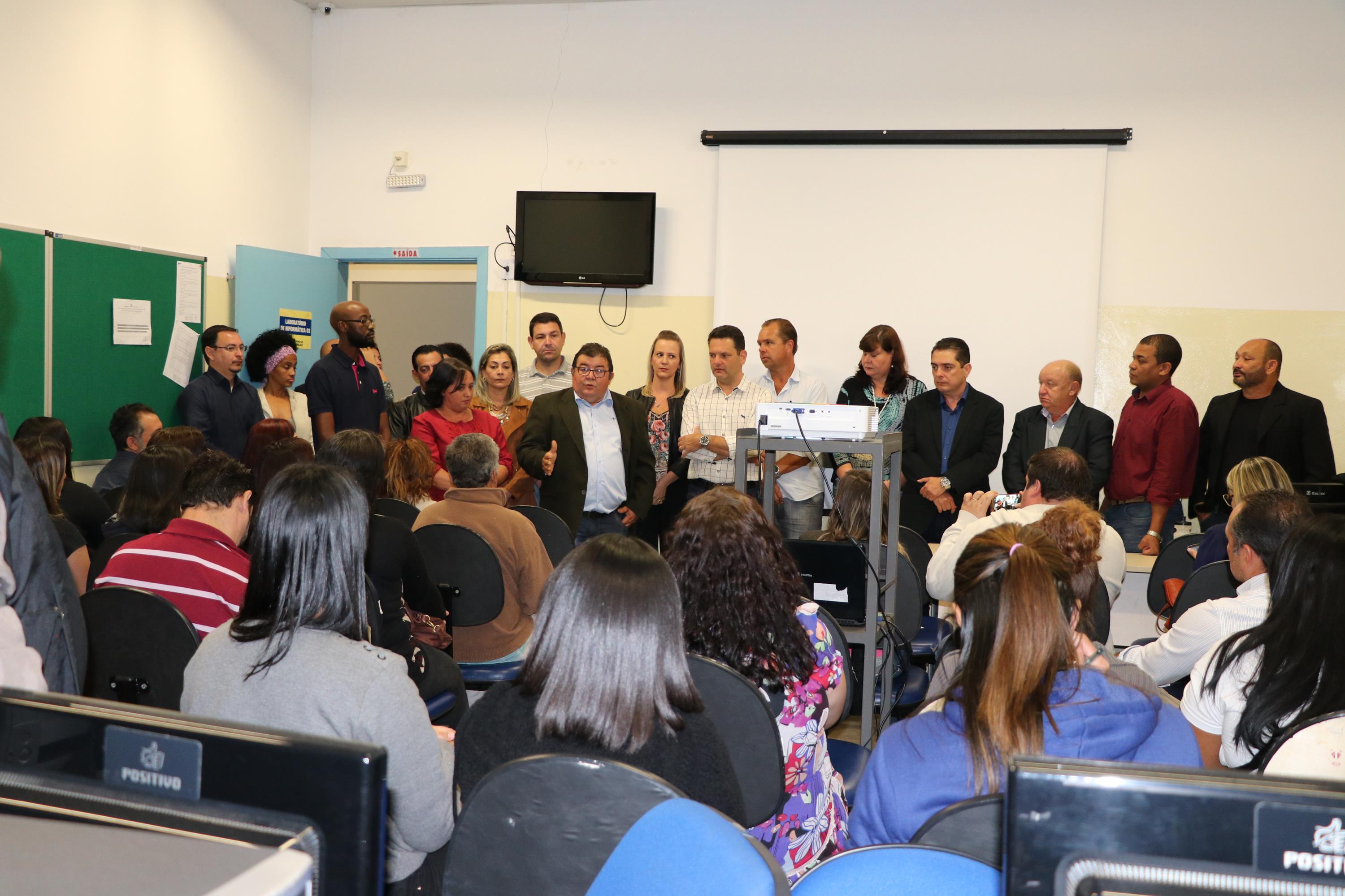 Vereadores participam de aula inaugural do curso de Pedagogia da Univesp