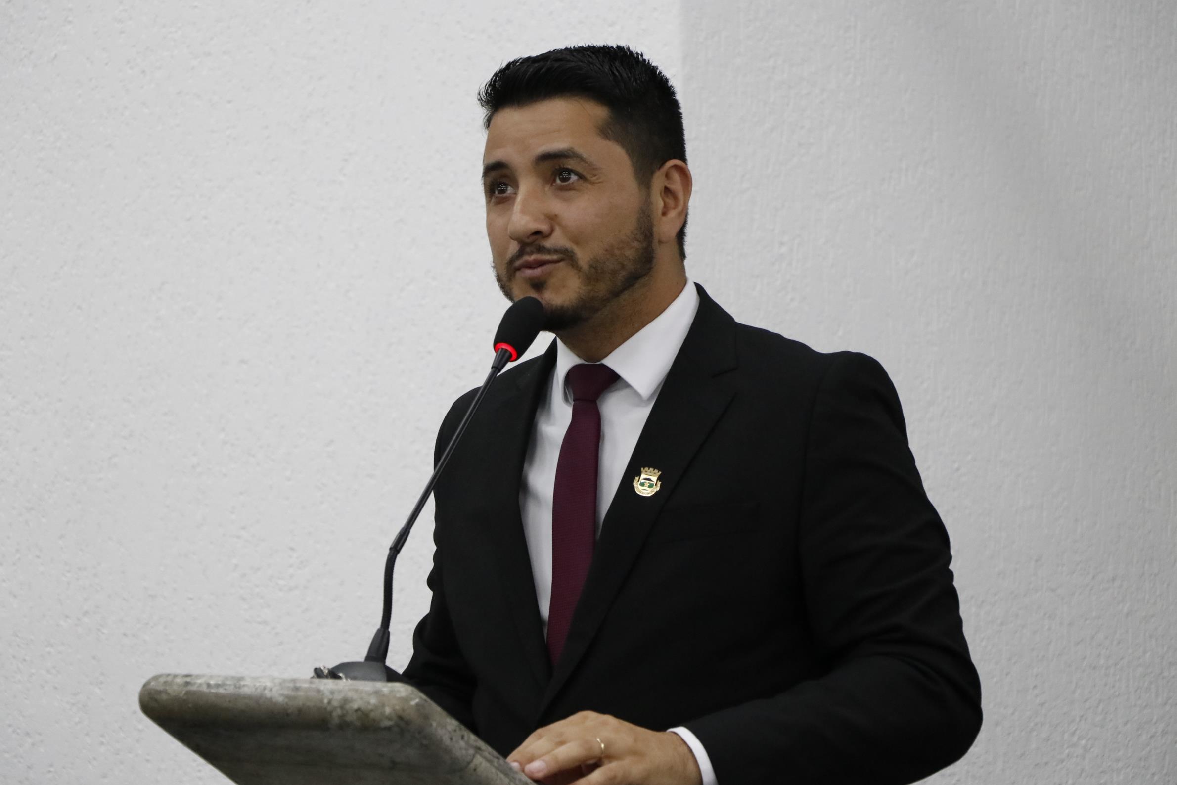 Alexandre pede que a prefeitura crie um “canal de comunicação” para denúncias