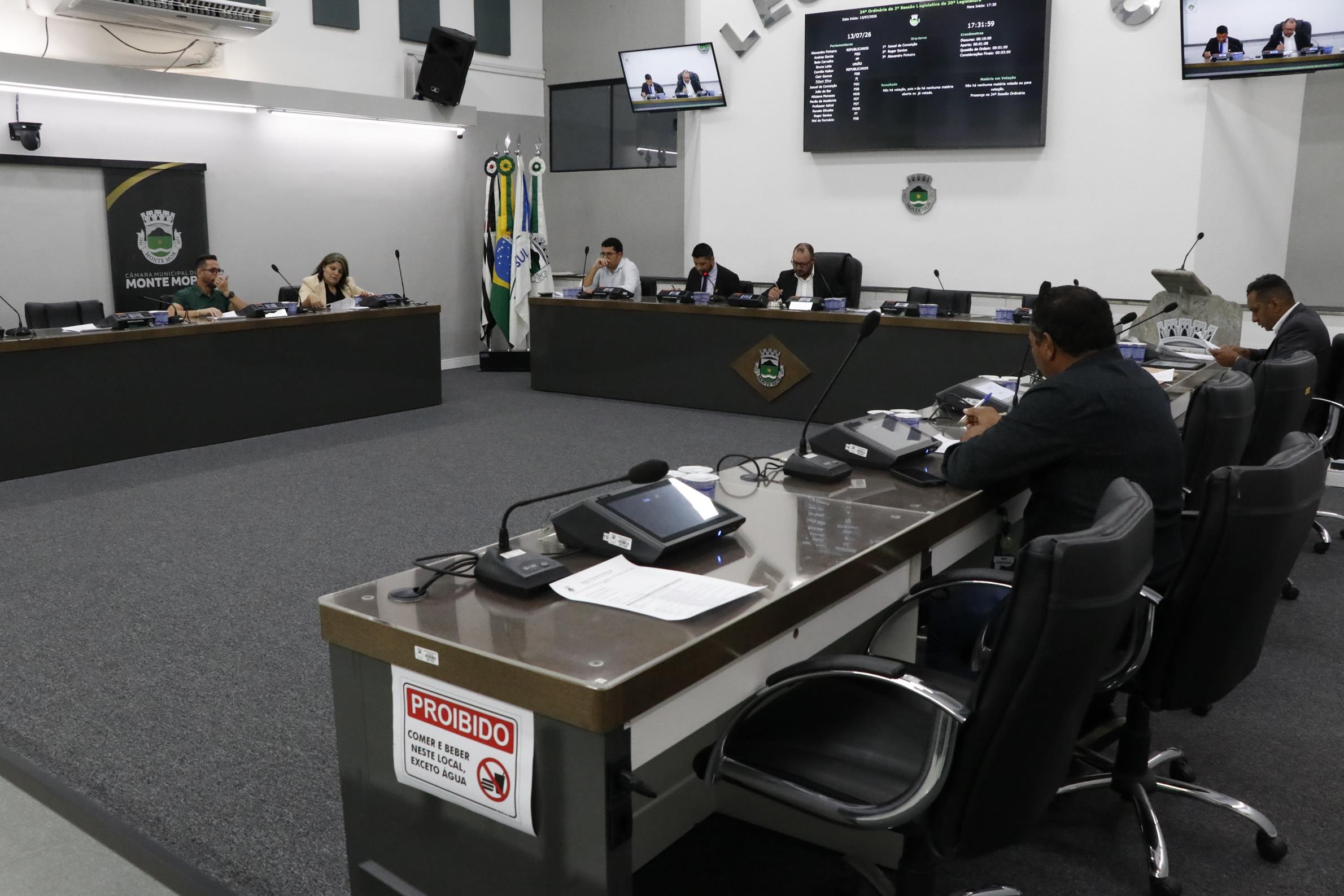 Vista geral do Plenário da Câmara, durante a sessão ordinária