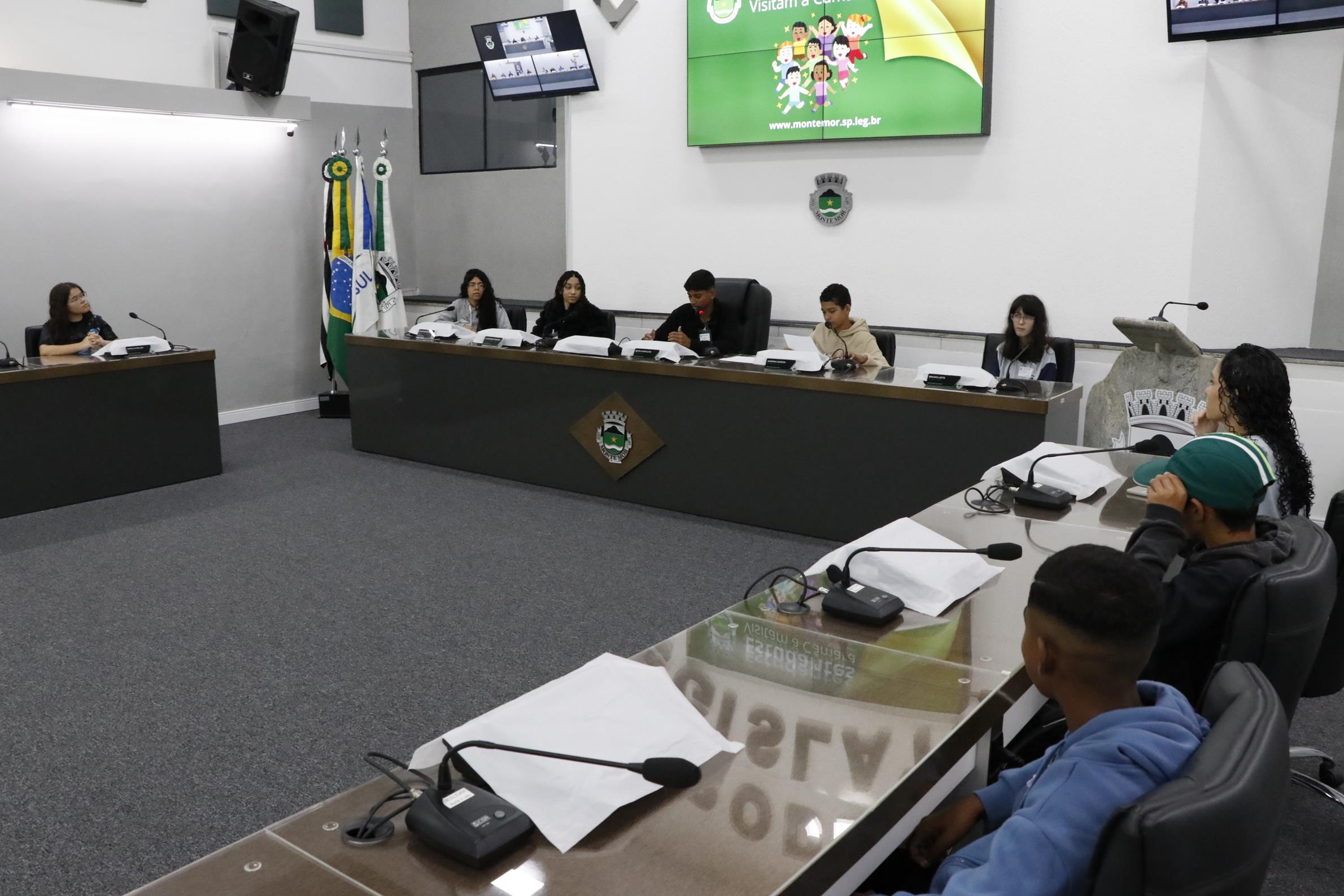 Estudantes tiveram atividades no Plenário da Câmara, nesta quarta-feira (26)