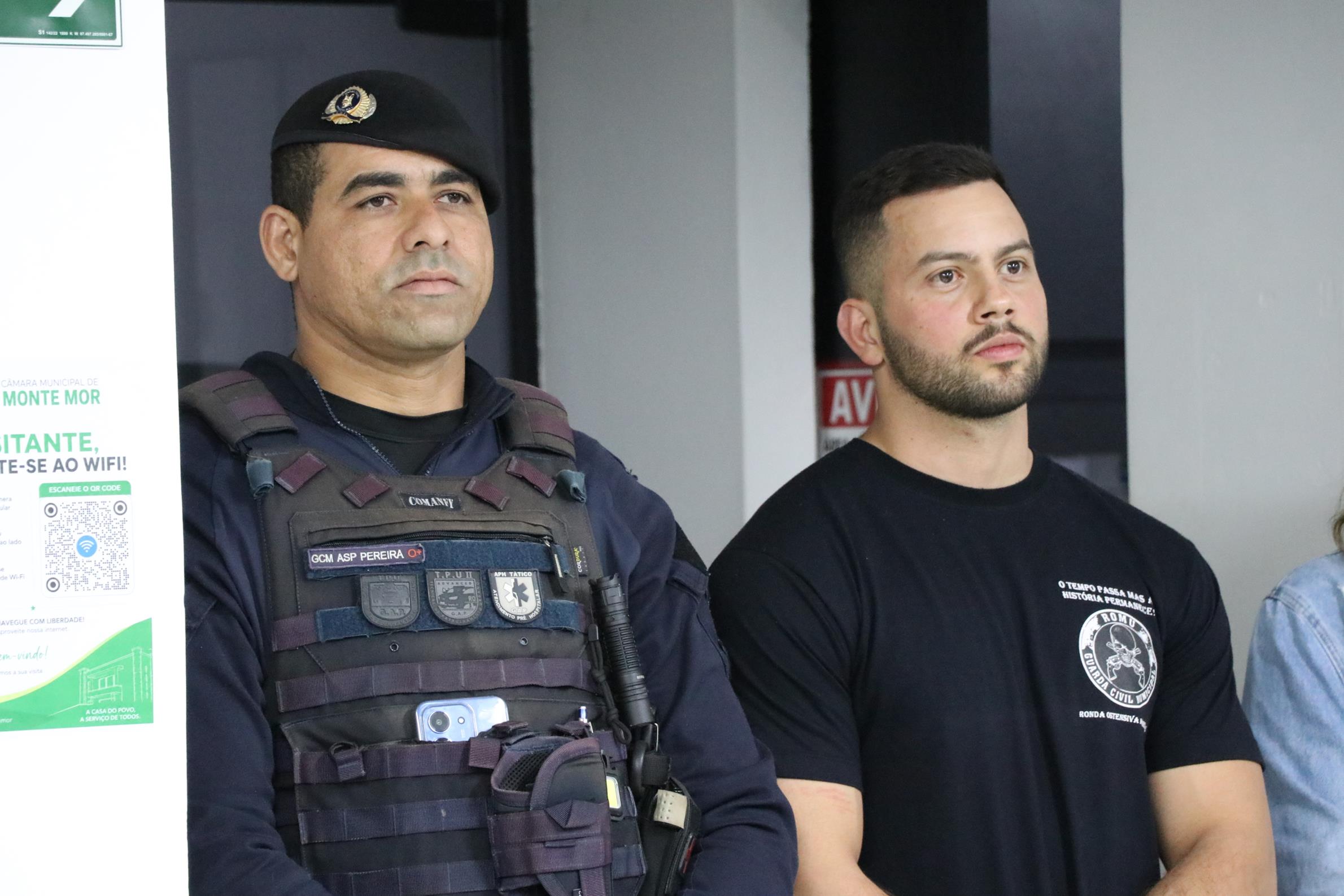 Os guardas municipais Pereira e Dionizio foram homenageados com Moção de Aplausos