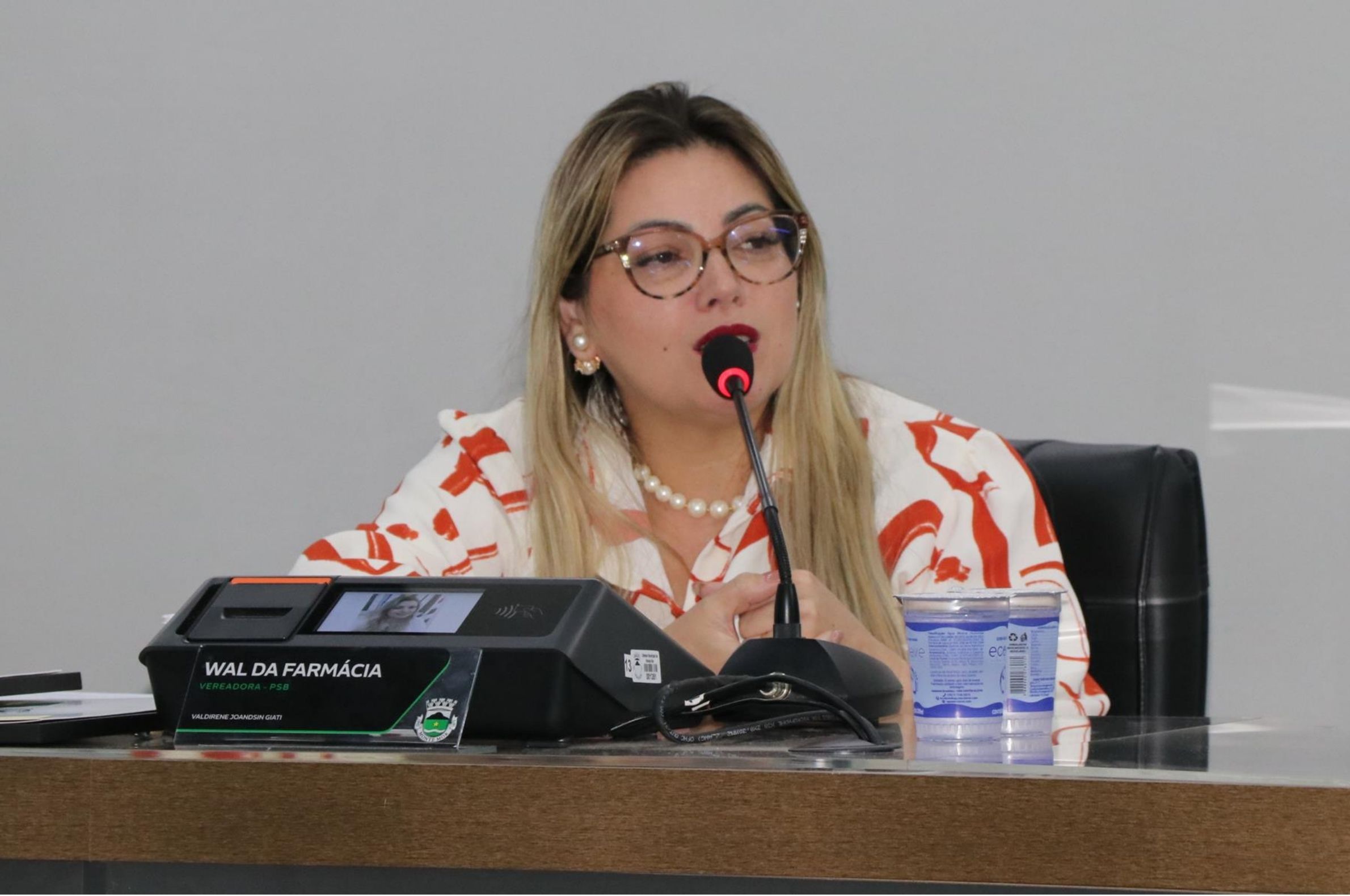 Wal da Farmácia é autora das três Moções de Aplauso aprovadas por unanimidade 