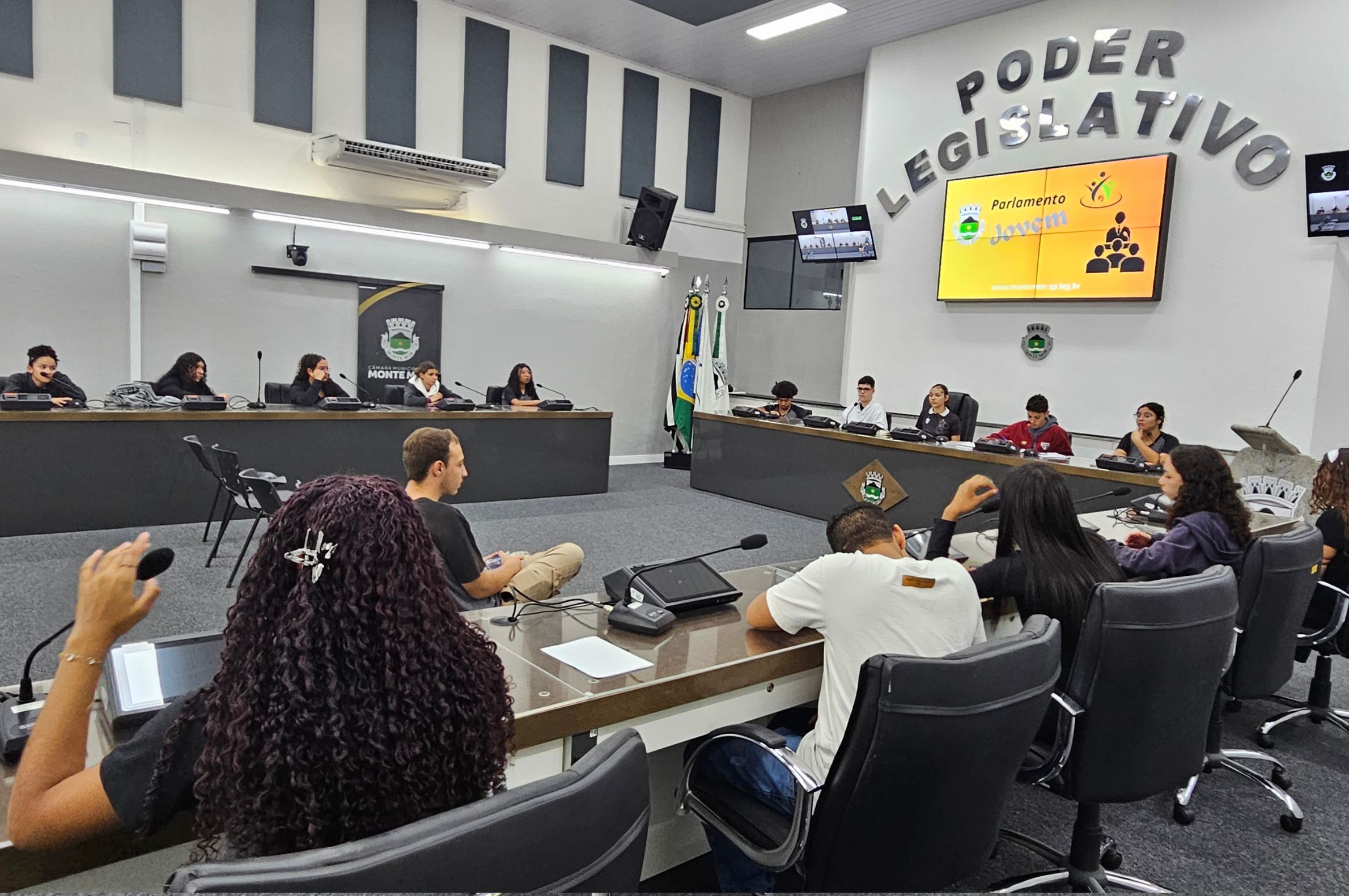 Parlamento Jovem realizou mais uma sessão plenária na última terça-feira (9)