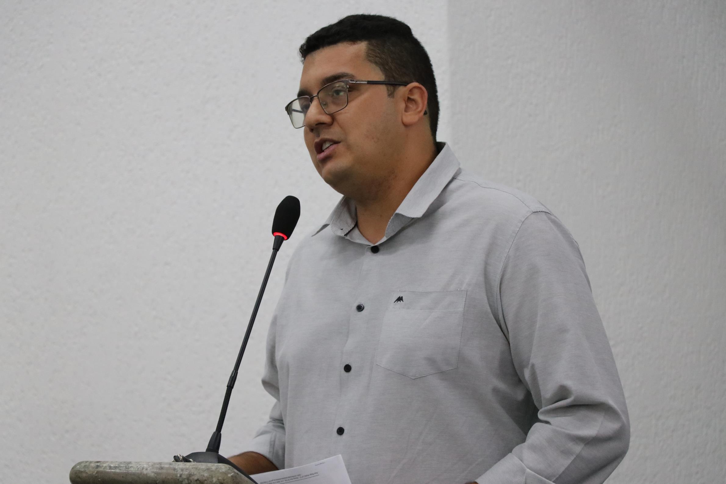 “Temos a oportunidade de descentralizar a cultura em nossa cidade”, disse Professor Adriel