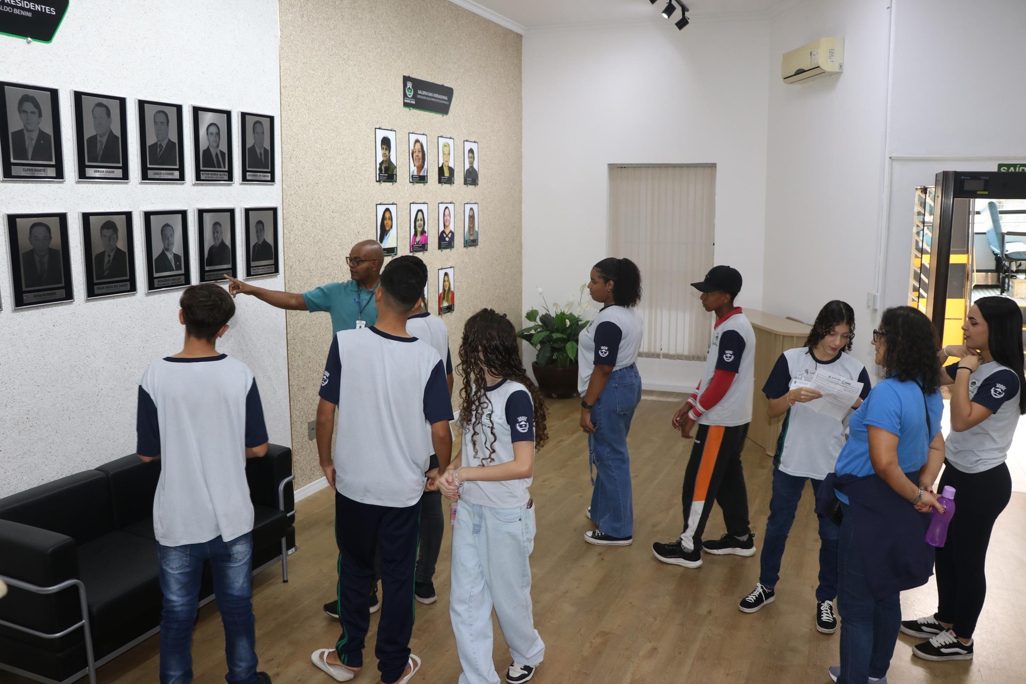 estudantesvisitam 5.11.2025