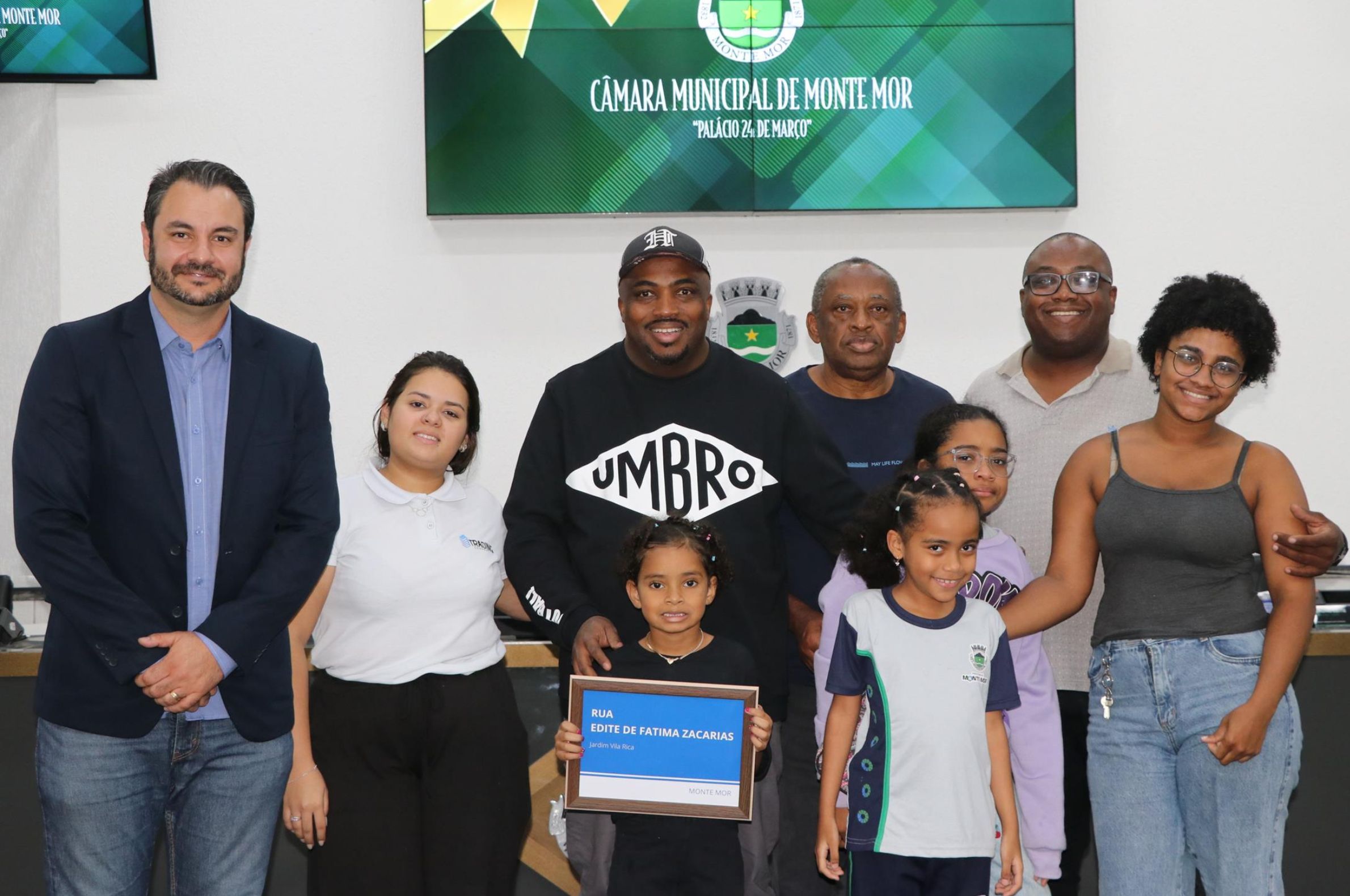 O vereador Bruno Leite e familiares da senhora Edite Zacarias