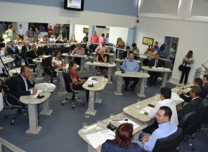 Vista geral do plenário, durante sessão do Parlamento