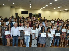 No Joaquinzão, vereadores participam de formatura de cursos de qualificação profissional